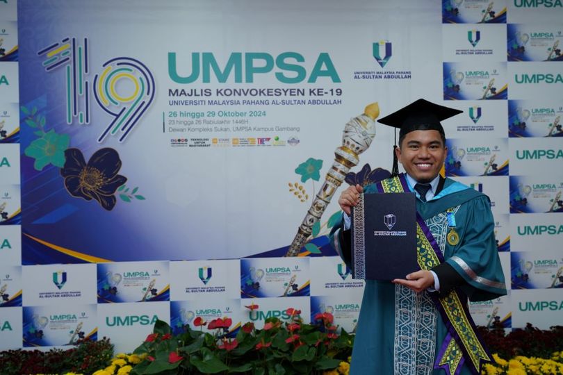 GRADUAN FTKKP RAIH ANUGERAH CANSELOR UMPSA