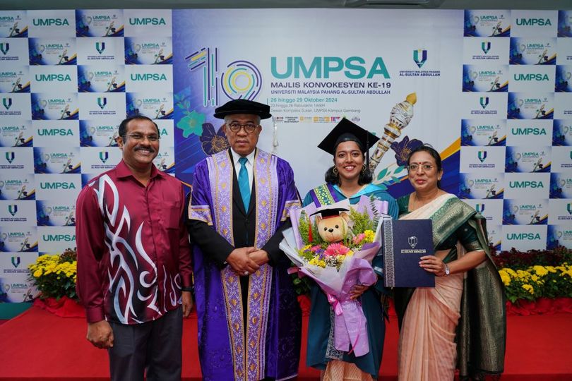 TERAPKAN PRINSIP HIDUP CEMERLANG, GRADUAN FTKKP TERIMA ANUGERAH SRIKANDI MATAHARI UMPSA